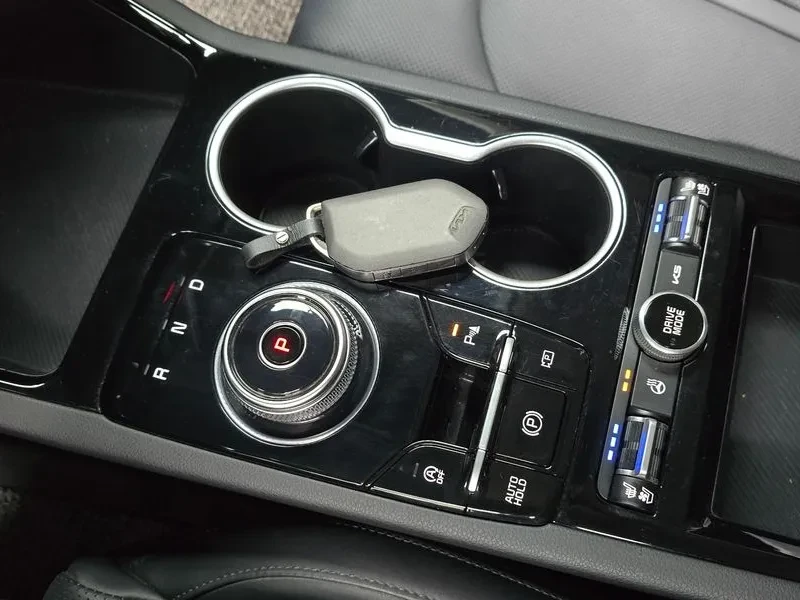 Kia K5 2.0 Prestige, снимка 9 - Автомобили и джипове - 55886286