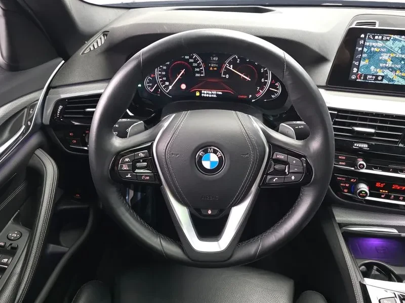 BMW 530 530I xDrive M Sports, снимка 13 - Автомобили и джипове - 56114494