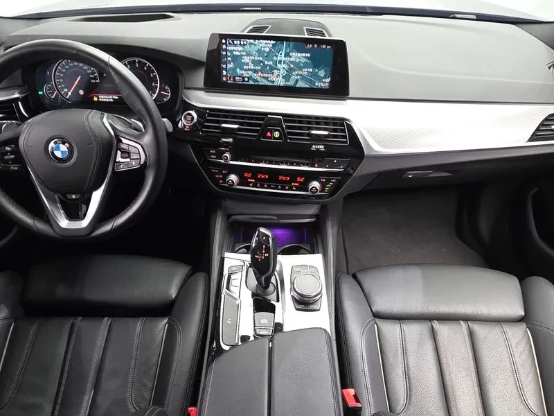 BMW 530 530I xDrive M Sports, снимка 7 - Автомобили и джипове - 56114494