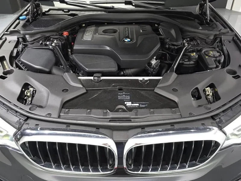 BMW 530 530I xDrive M Sports, снимка 6 - Автомобили и джипове - 56114494
