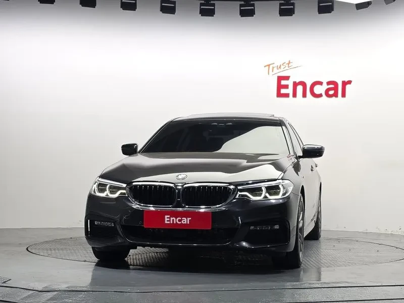 BMW 530 530I xDrive M Sports, снимка 3 - Автомобили и джипове - 56114494