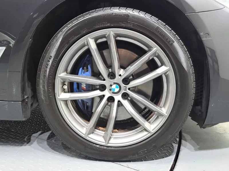 BMW 530 530I xDrive M Sports, снимка 5 - Автомобили и джипове - 56114494