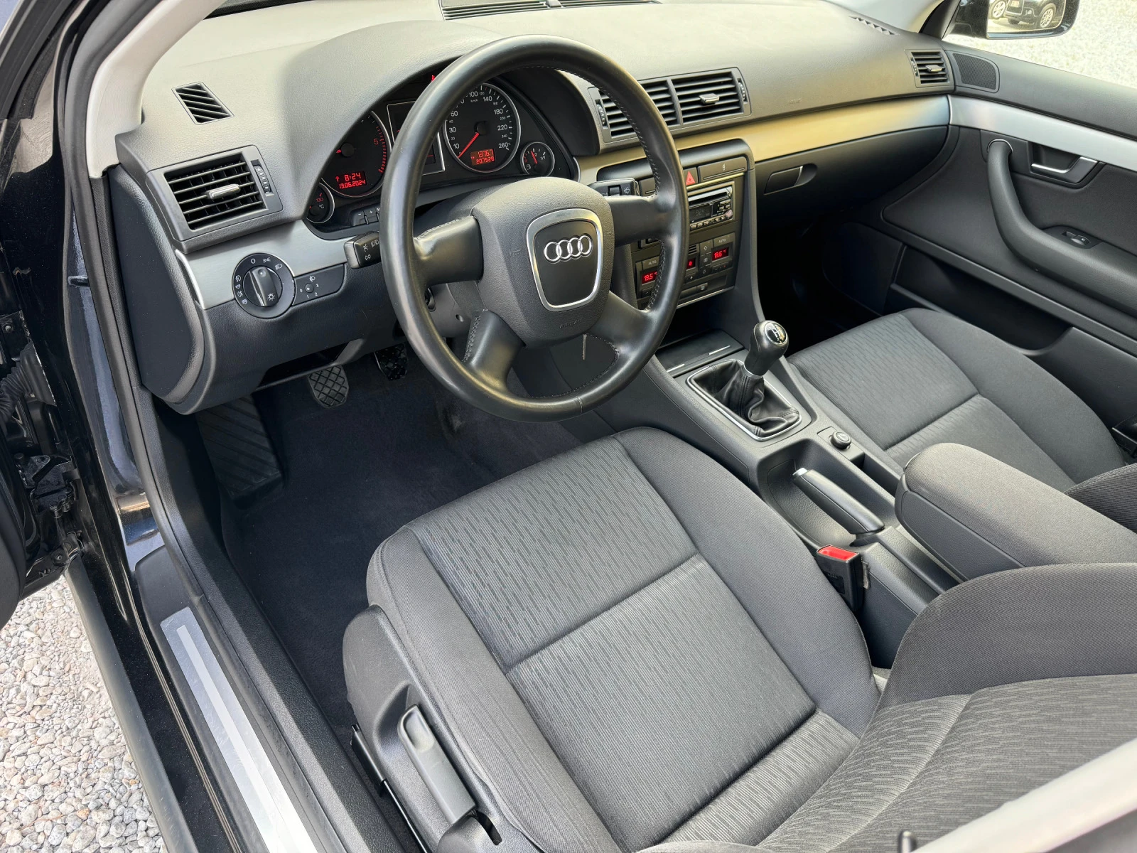 Audi A4 1, 9 TDi* 115 kc* FACE - изображение 8