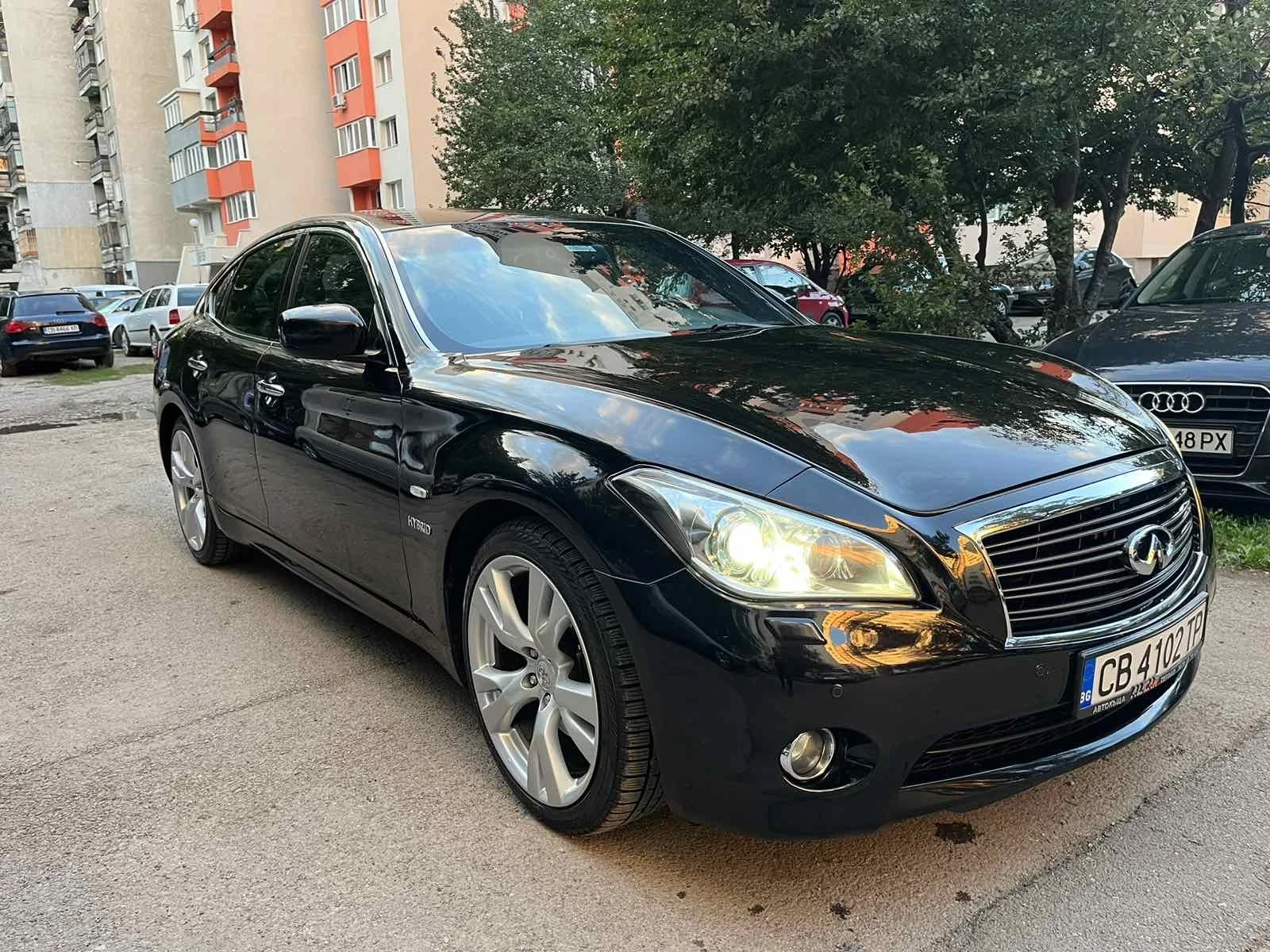 Infiniti M 35 h Hybrid  - изображение 2