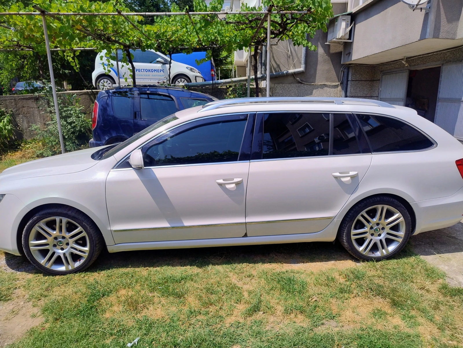 Skoda Superb, снимка 15 - Автомобили и джипове - 51672328