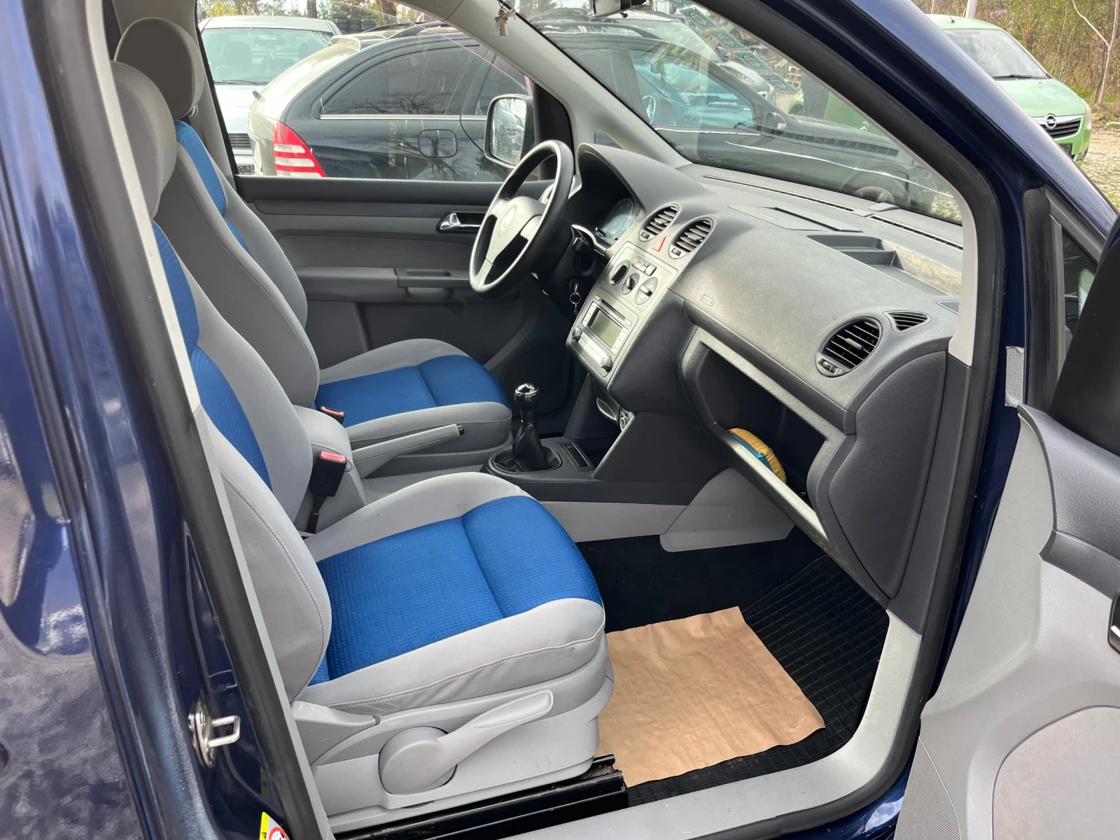 VW Caddy 1.9TDI КЛИМАТИК - изображение 6