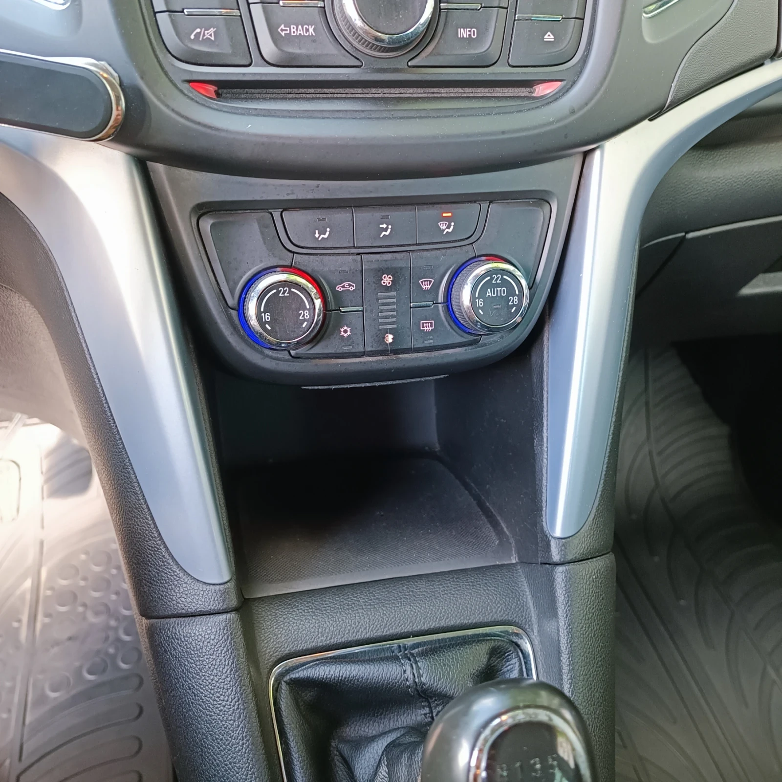 Opel Zafira Туарер газ бензин - изображение 8