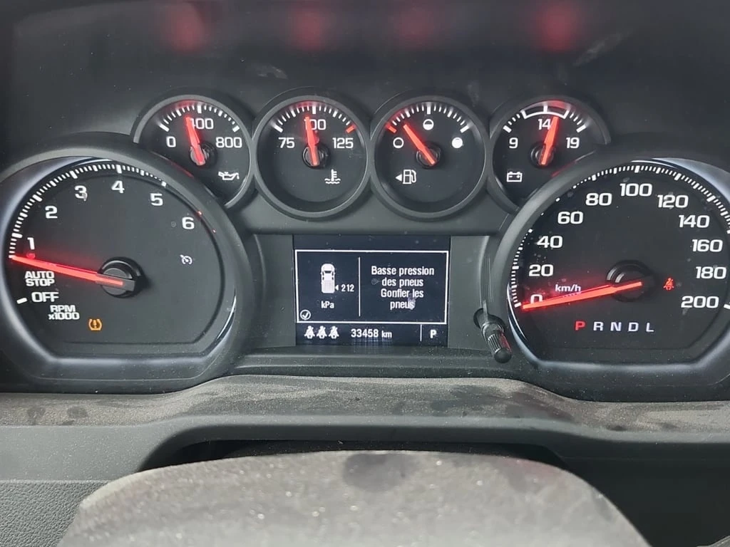 Chevrolet Silverado * CUSTOM TRAIL BOSS CREW CAB SHORT BED * CARFAX *  - изображение 9