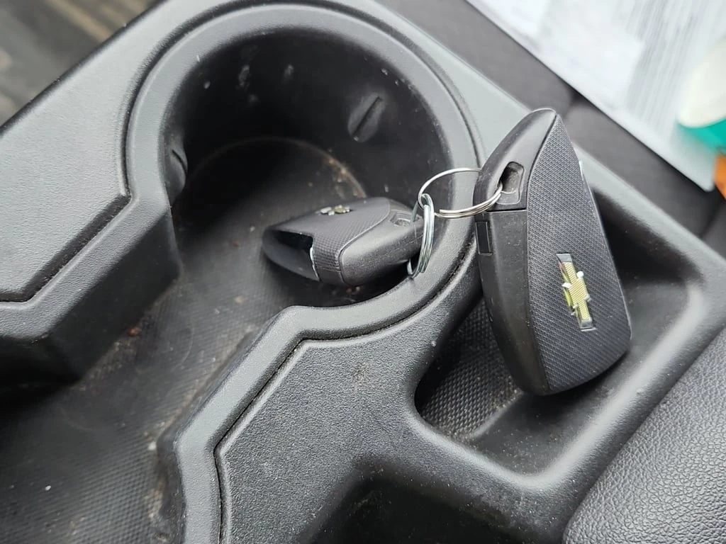 Chevrolet Silverado * CUSTOM TRAIL BOSS CREW CAB SHORT BED * CARFAX *  - изображение 8