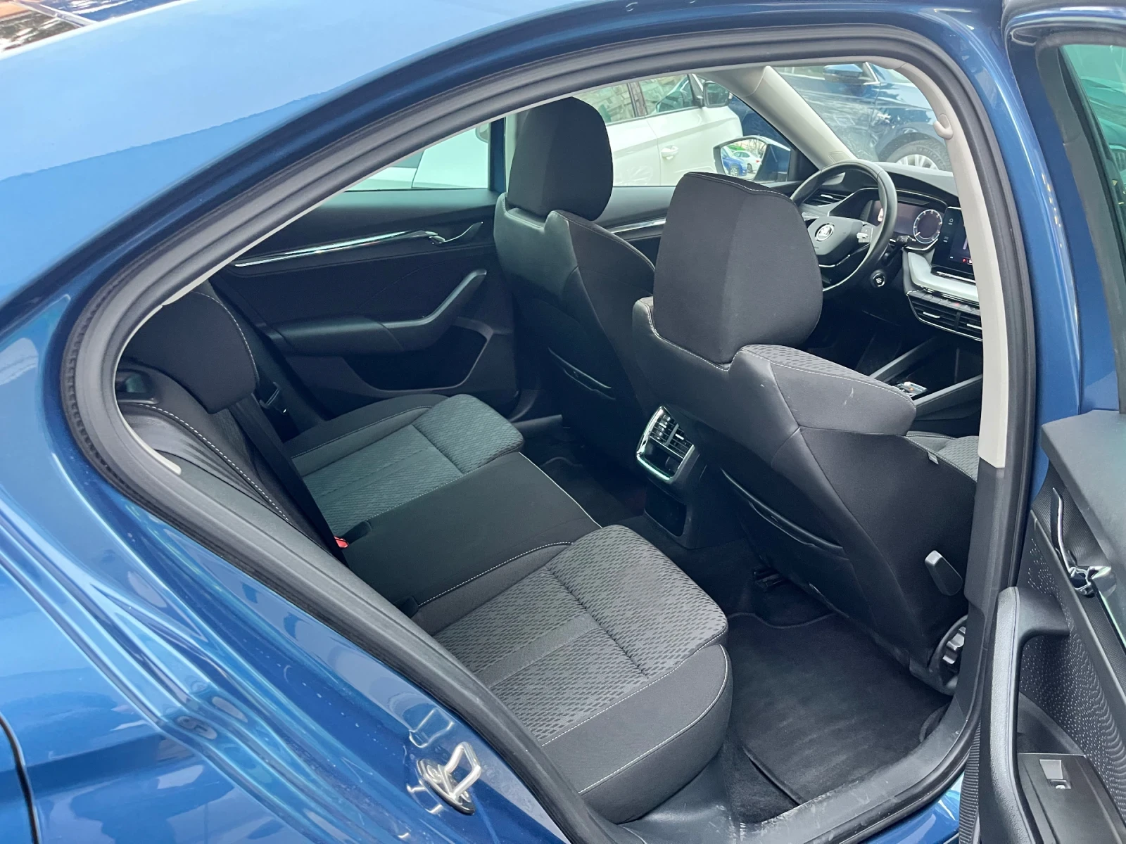 Skoda Octavia 1.5 TSI 7DSG M-HEV - изображение 8