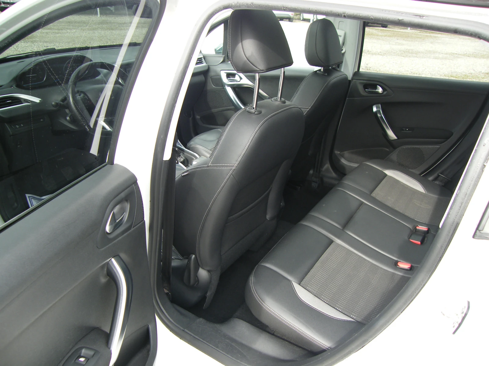 Peugeot 2008 1.2i | Mobile.bg � ����������� 13