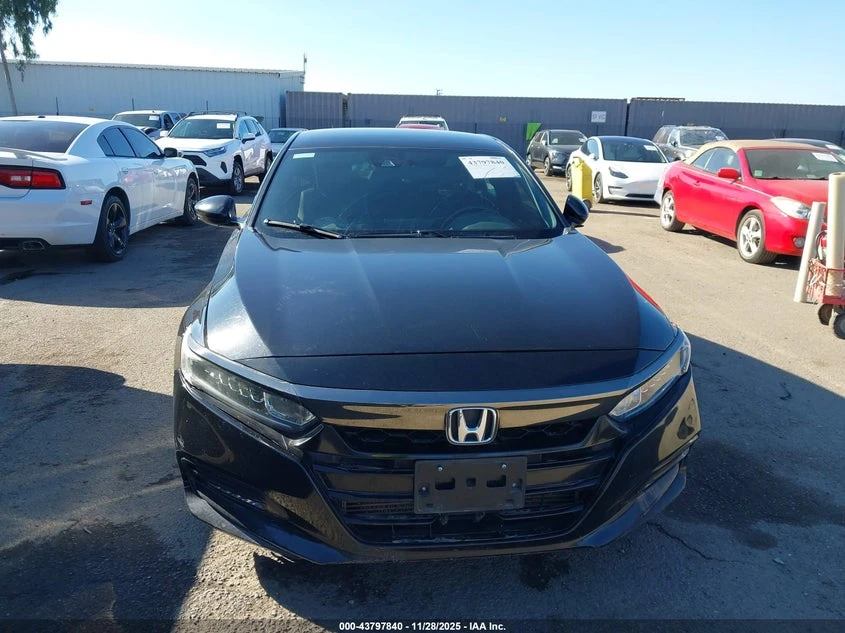 Honda Accord 1.5l Sport, снимка 12 - Автомобили и джипове - 53774085