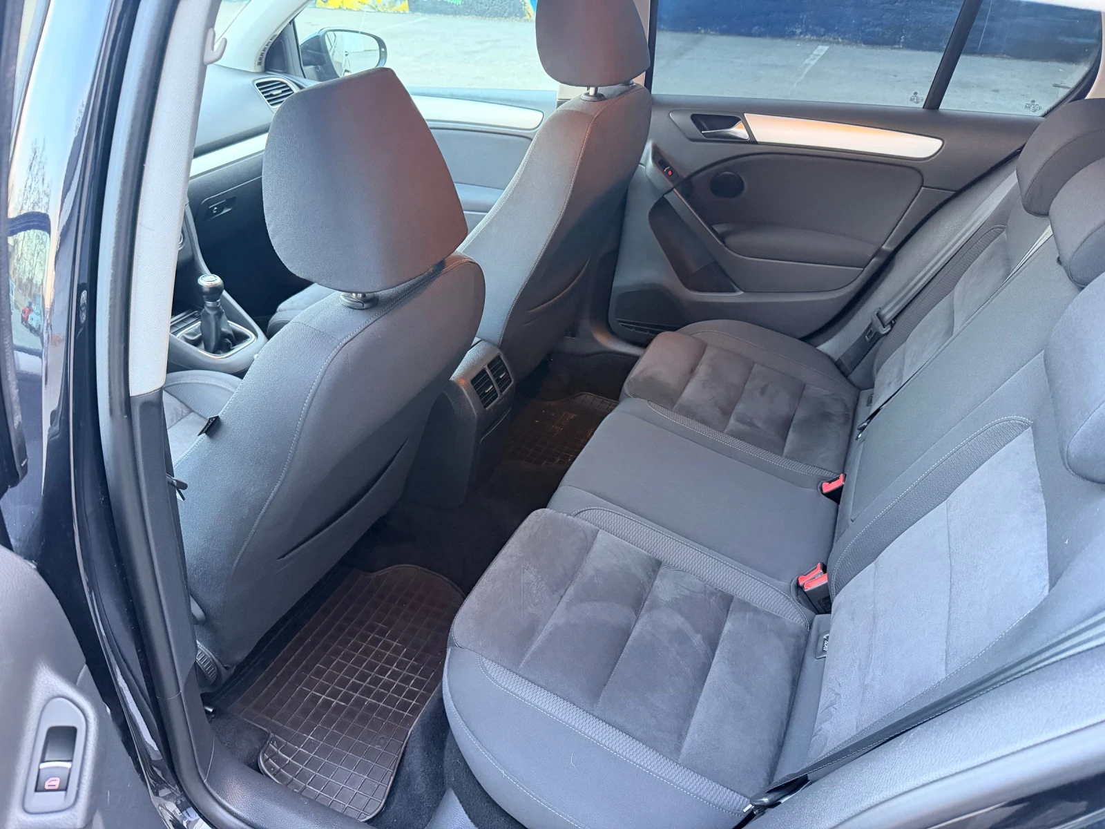 VW Golf 2.0TDI 4-Motion Highline, снимка 7 - Автомобили и джипове - 53967027