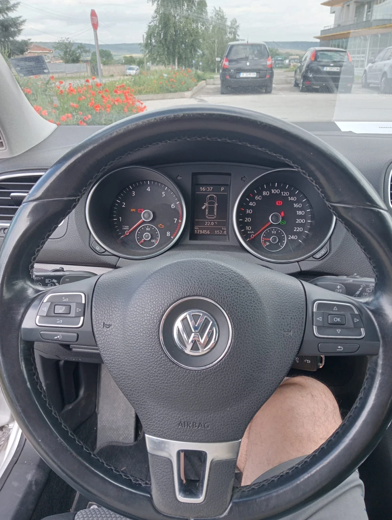 VW Golf, снимка 2 - Автомобили и джипове - 54854328