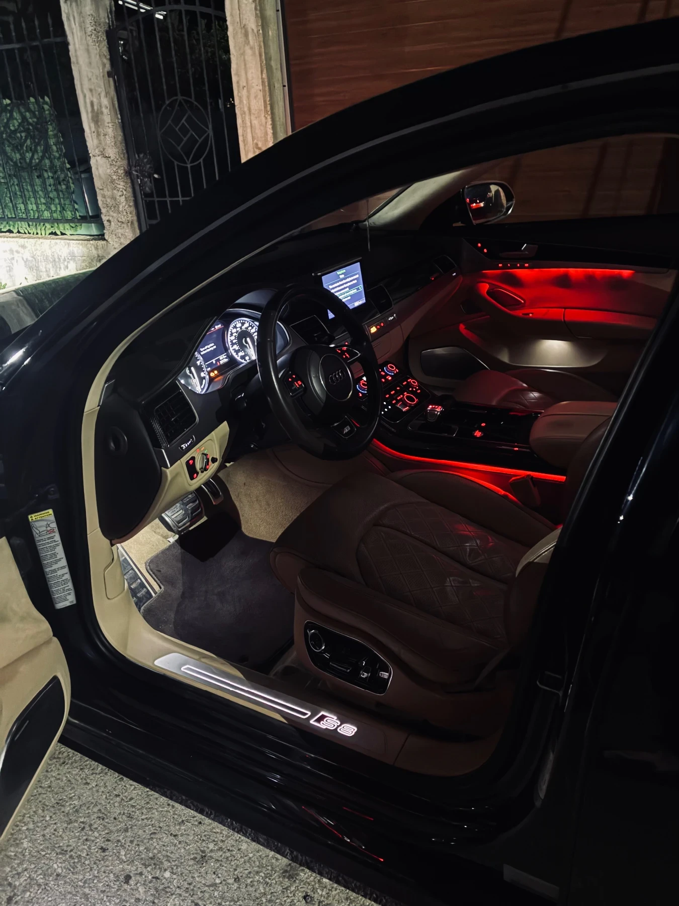 Audi S8, снимка 4 - Автомобили и джипове - 54873596