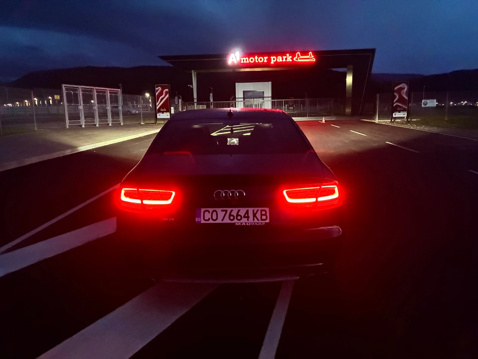 Audi S8, снимка 3 - Автомобили и джипове - 54873596