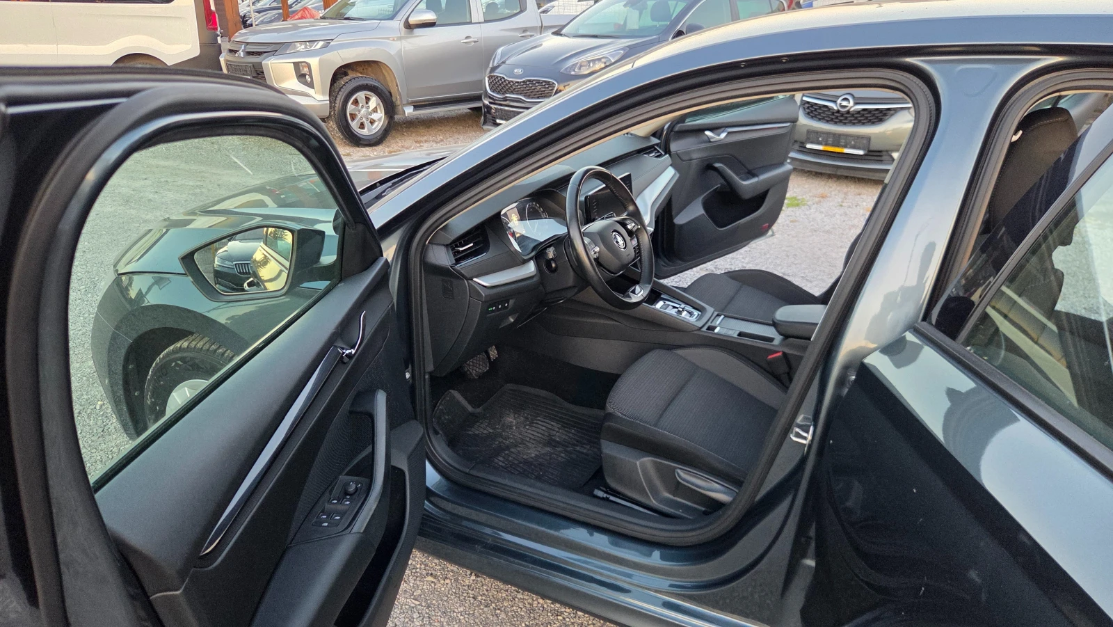 Skoda Octavia 2.0 TDi DSG | Mobile.bg � ����������� 9