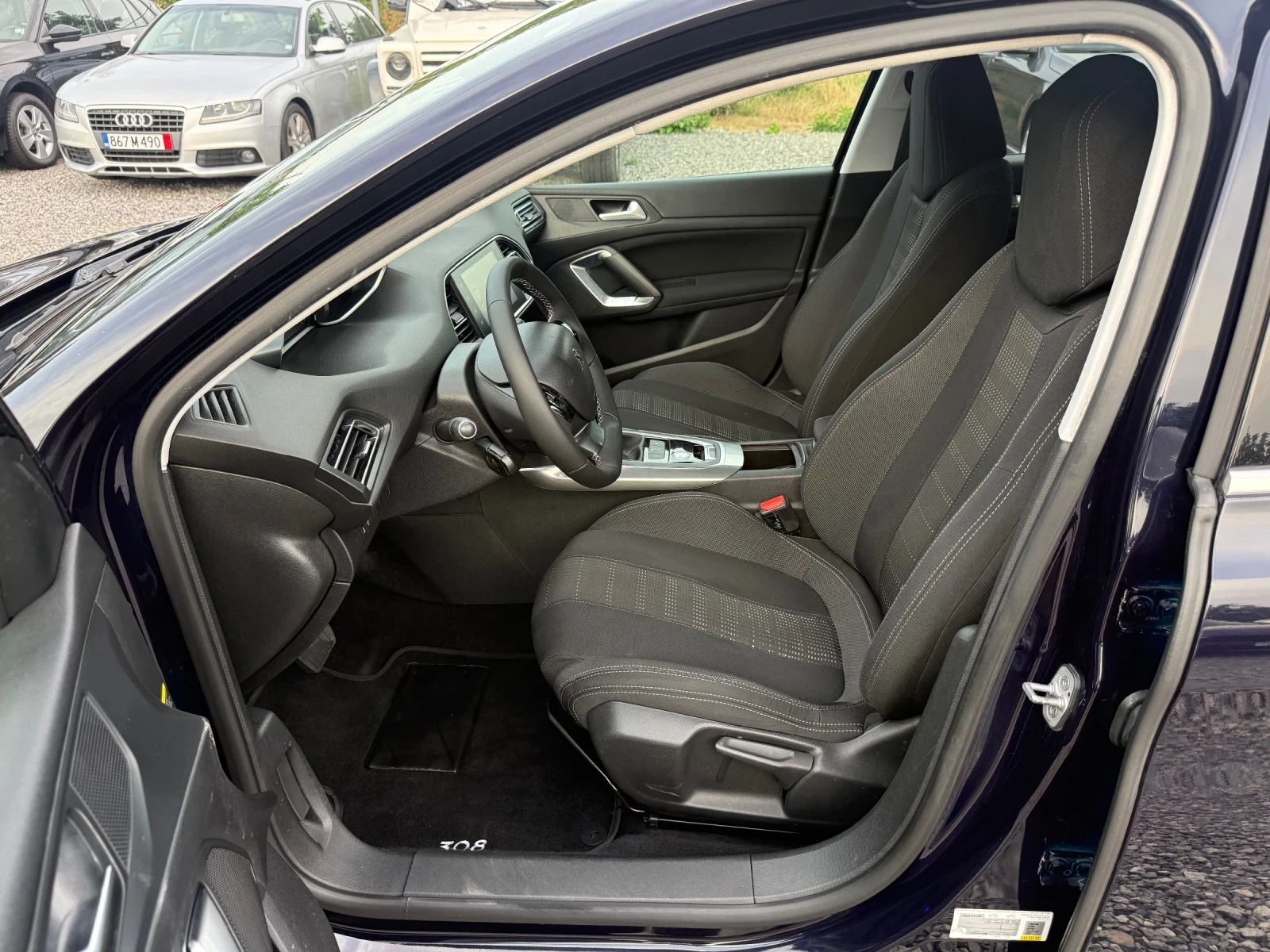 Peugeot 308 1.6 HDi Automatic/Full Led/Navi/Camera/Keyless/EU6, снимка 11 - Автомобили и джипове - 55869736