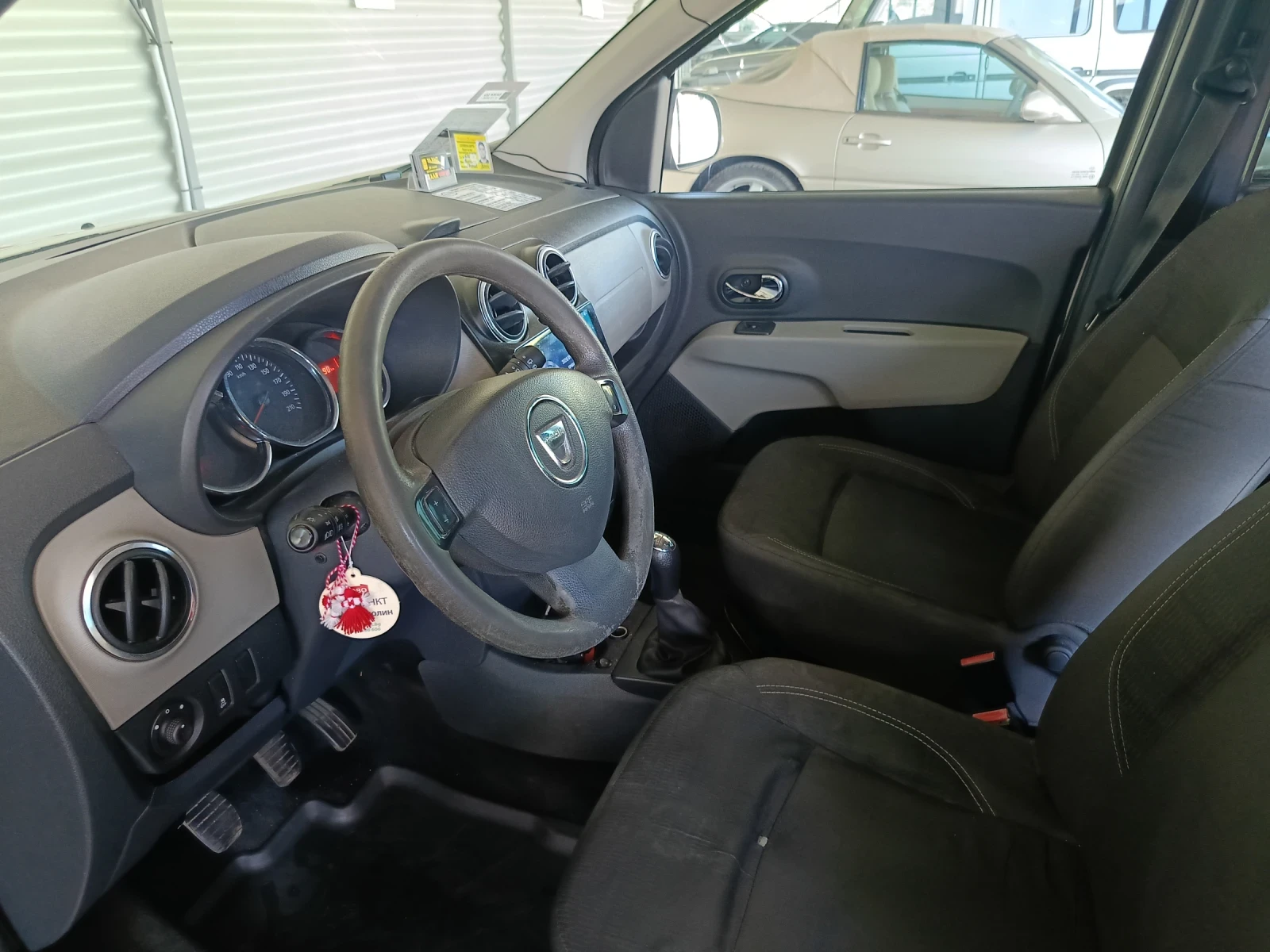 Dacia Lodgy, снимка 13 - Автомобили и джипове - 56015293