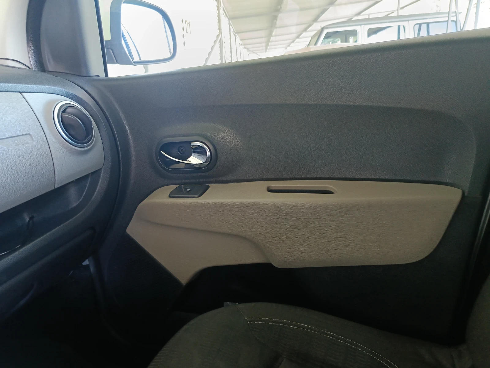 Dacia Lodgy, снимка 14 - Автомобили и джипове - 56015293