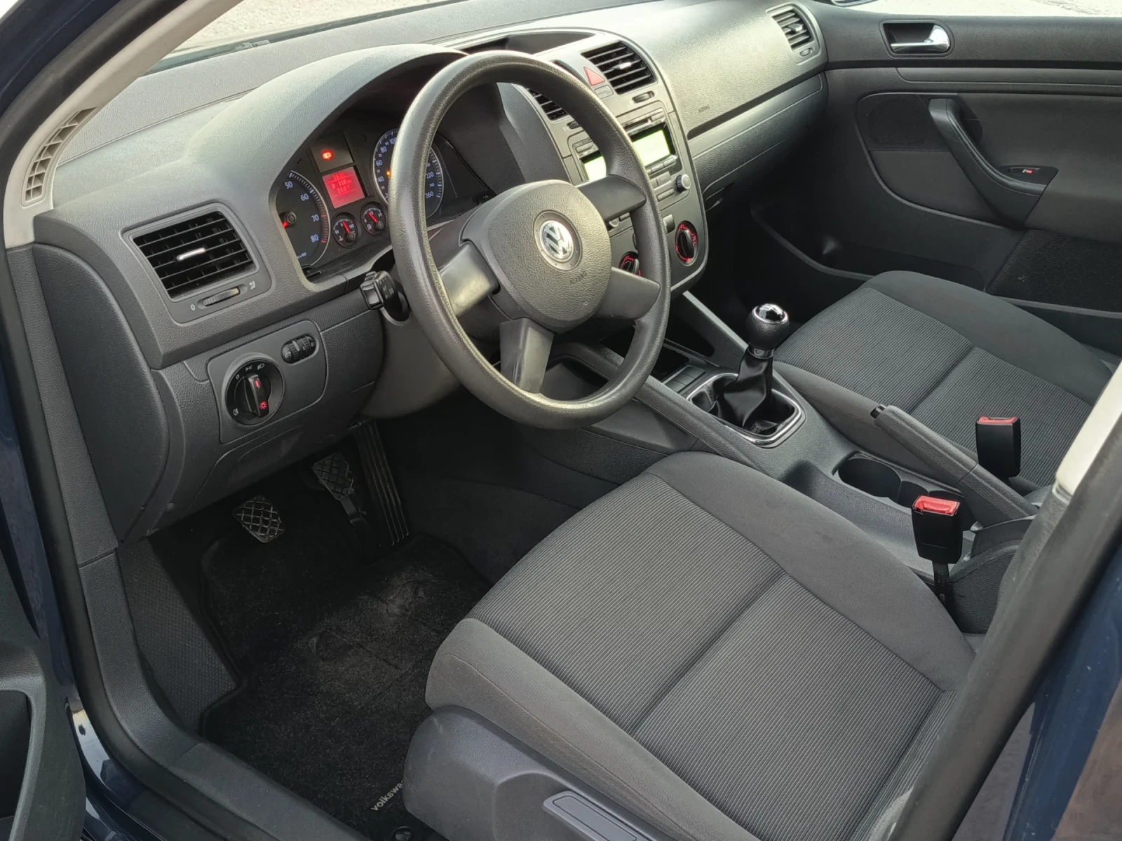 VW Golf 1.6 КЛИМАТИК АВТОПИЛОТ, снимка 9 - Автомобили и джипове - 56041888