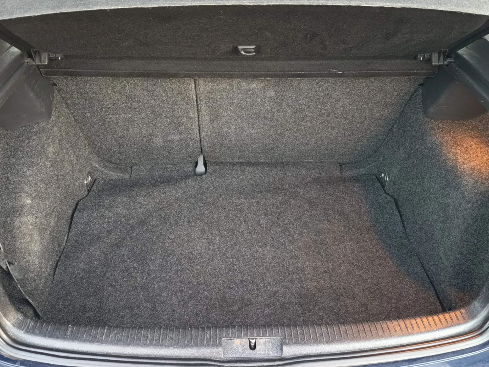 VW Golf 1.6 КЛИМАТИК АВТОПИЛОТ, снимка 16 - Автомобили и джипове - 56041888