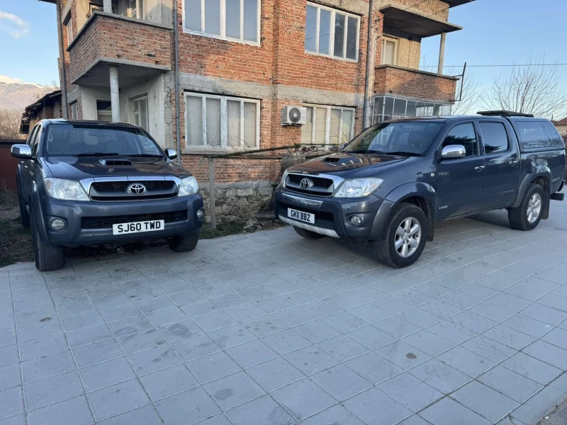 Toyota Hilux 3.0 d, снимка 7 - Автомобили и джипове - 48372545