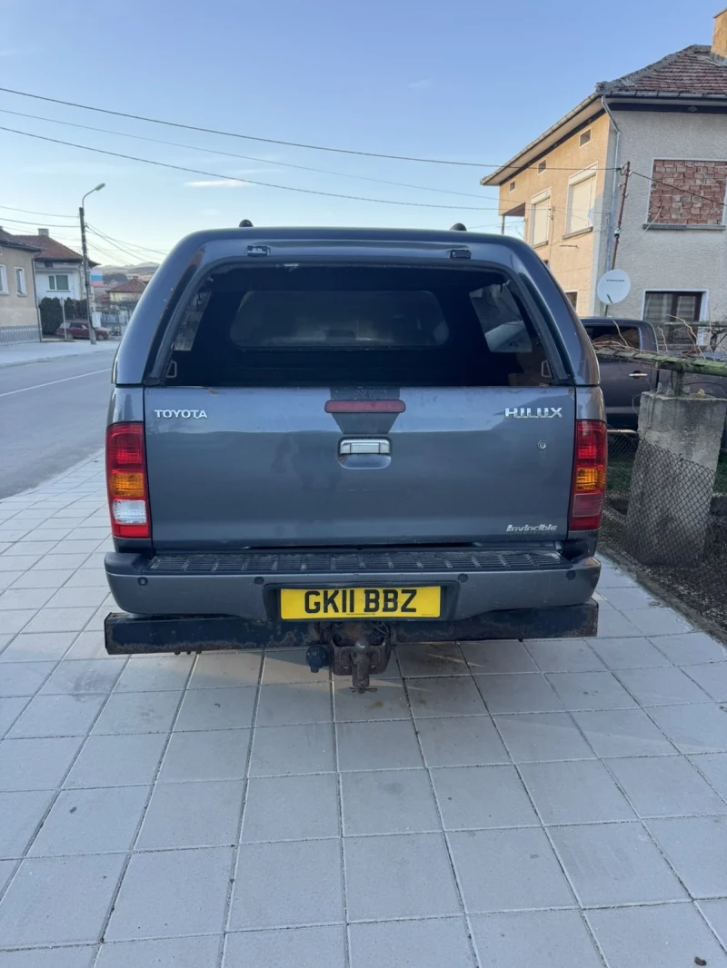 Toyota Hilux 3.0 d, снимка 4 - Автомобили и джипове - 48372545