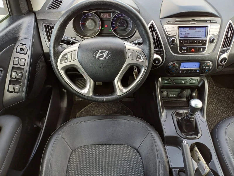 Hyundai IX35 1.7, снимка 11 - Автомобили и джипове - 50744853