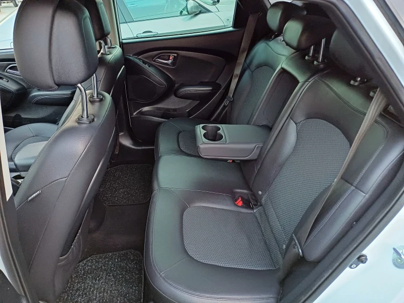 Hyundai IX35 1.7, снимка 9 - Автомобили и джипове - 50744853