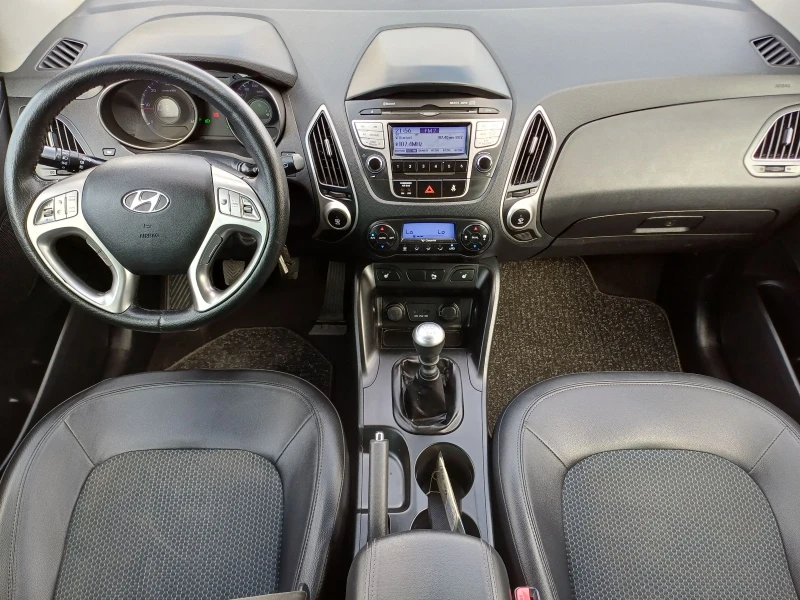 Hyundai IX35 1.7, снимка 12 - Автомобили и джипове - 50744853