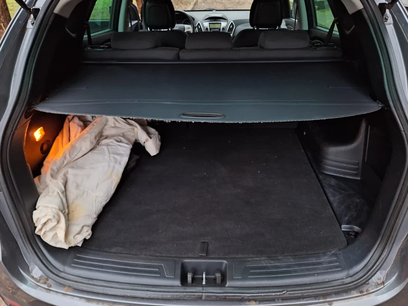 Hyundai IX35, снимка 13 - Автомобили и джипове - 52682413