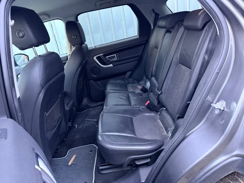 Land Rover Discovery Sport 2.0D , снимка 9 - Автомобили и джипове - 53597579