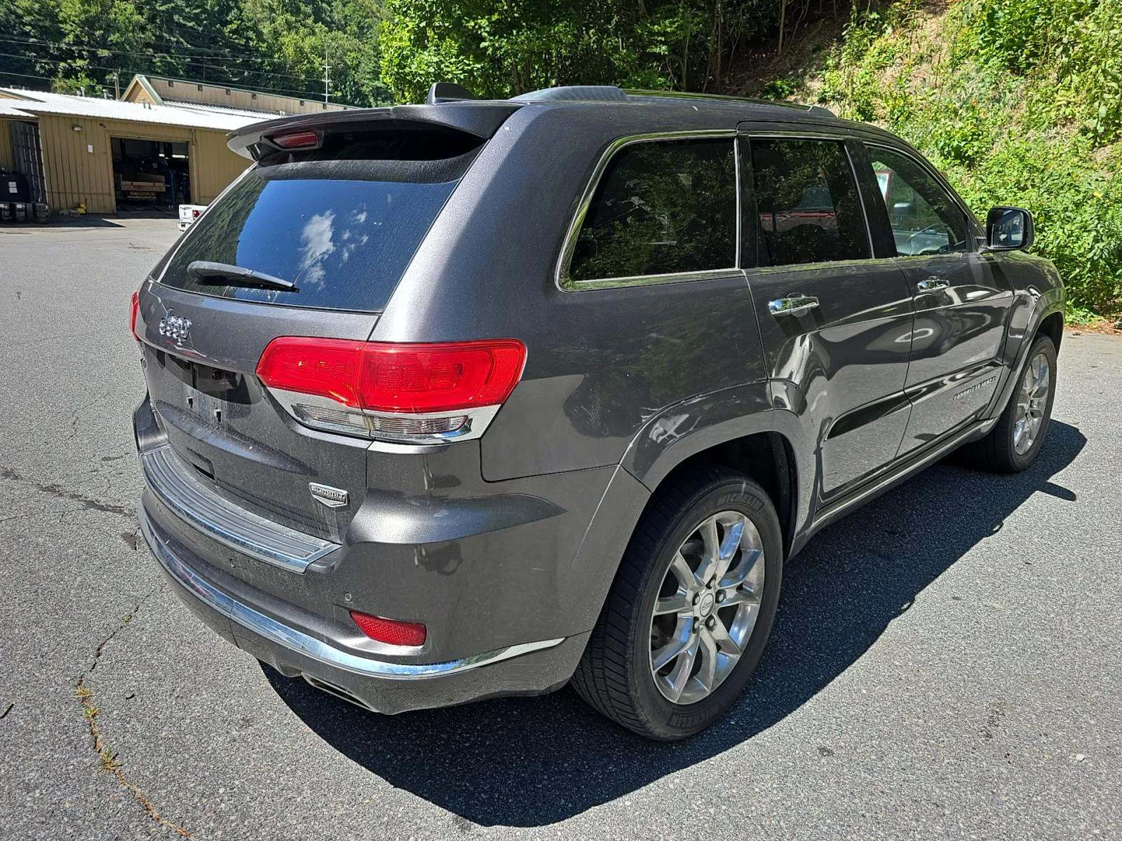 Jeep Grand cherokee SUMMIT* 8ZF* DIGITAL* DISTRO* ОБДУХ* ПАНО* KEYLESS - изображение 3
