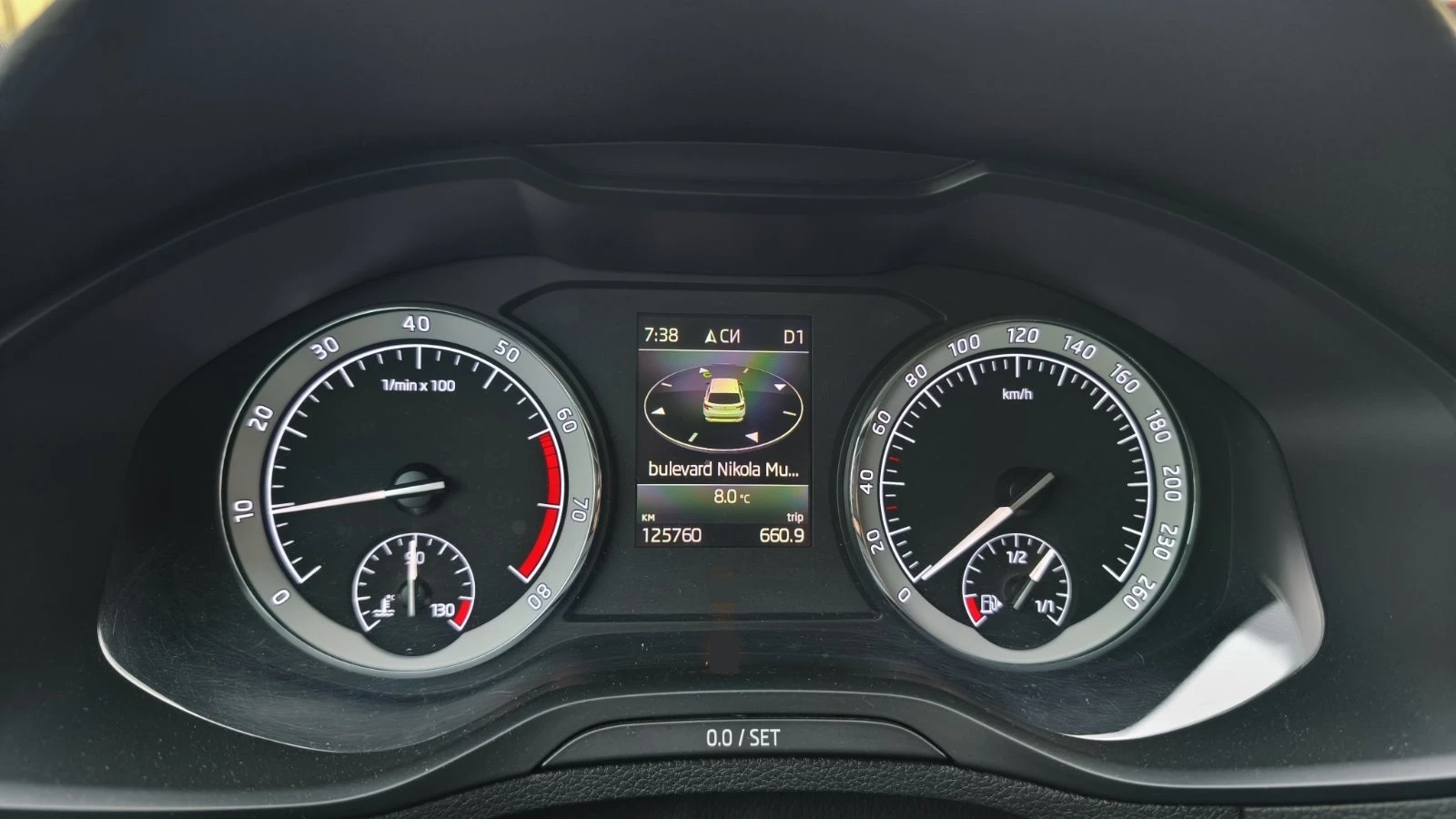 Skoda Karoq TSI, снимка 10 - Автомобили и джипове - 54228542