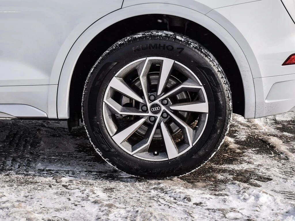 Audi Q5 Quattro* Technik45* АвтоКредит* (ЦЕНА ДО БГ) - изображение 6