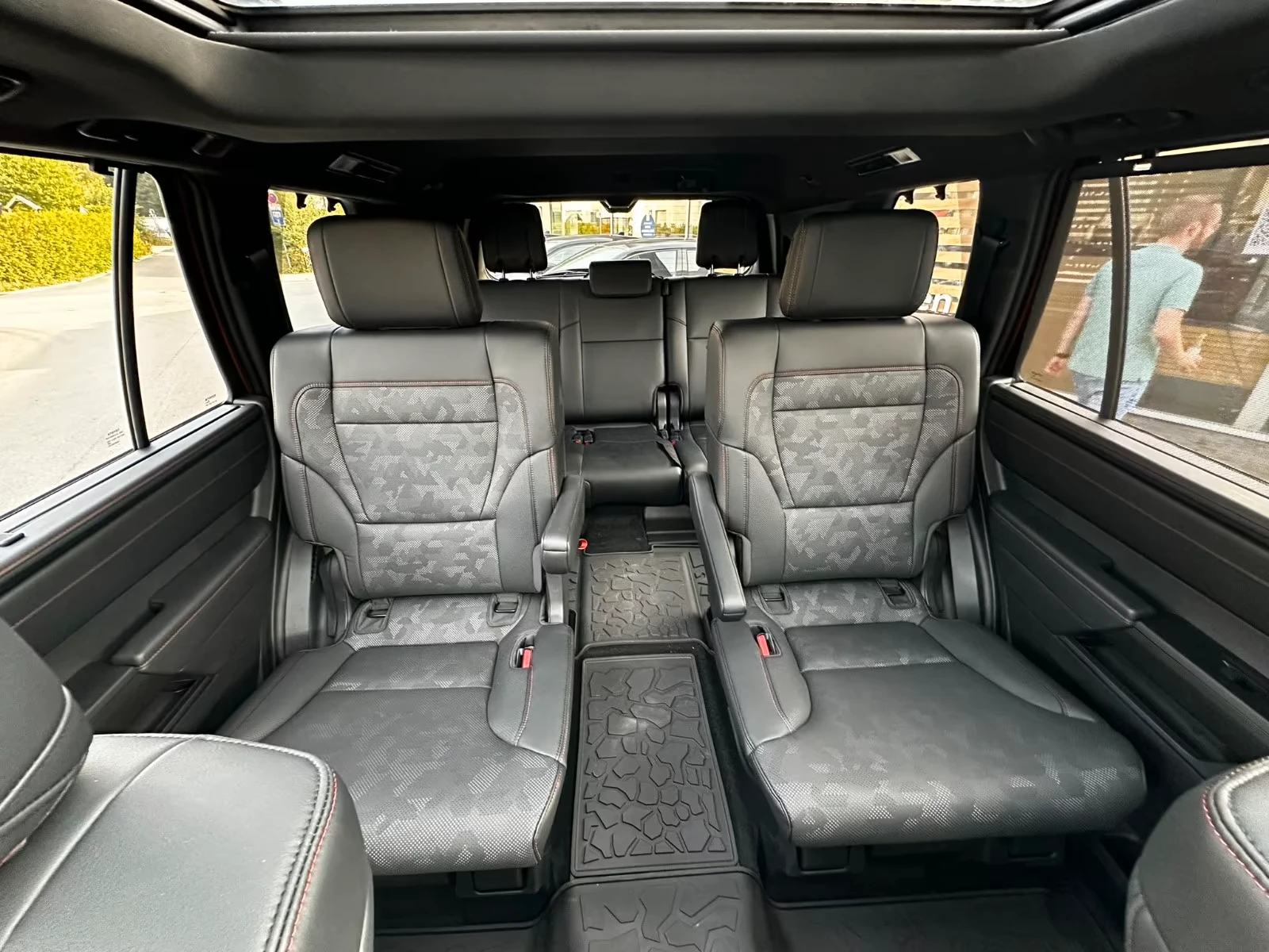 Toyota Sequoia TRD-PRO* HYBRID* 6+ 1* DISTR* KEYLESS* MEMORY* 360, снимка 14 - Автомобили и джипове - 53994703