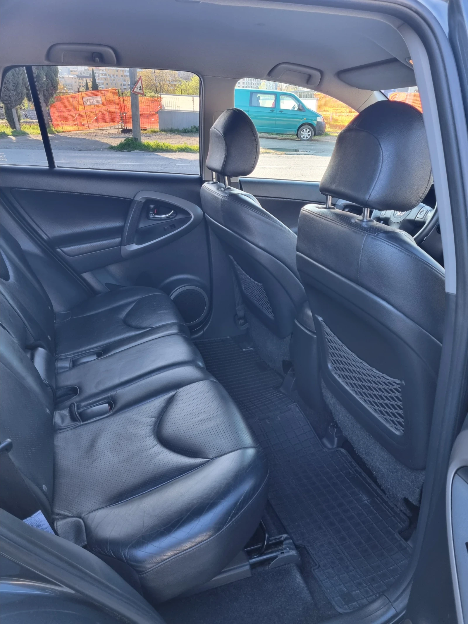 Toyota Rav4 2.2 D Kat, снимка 13 - Автомобили и джипове - 54492237