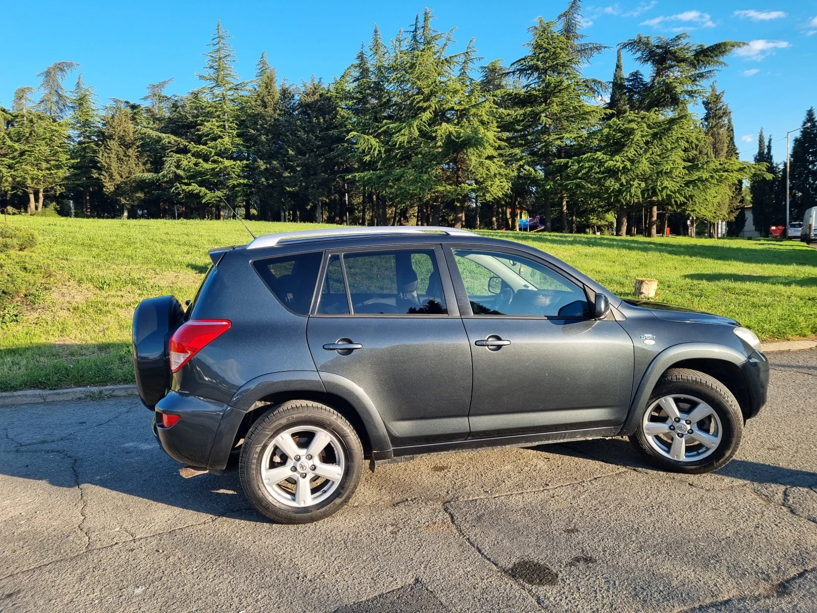 Toyota Rav4 2.2 D Kat, снимка 5 - Автомобили и джипове - 54492237