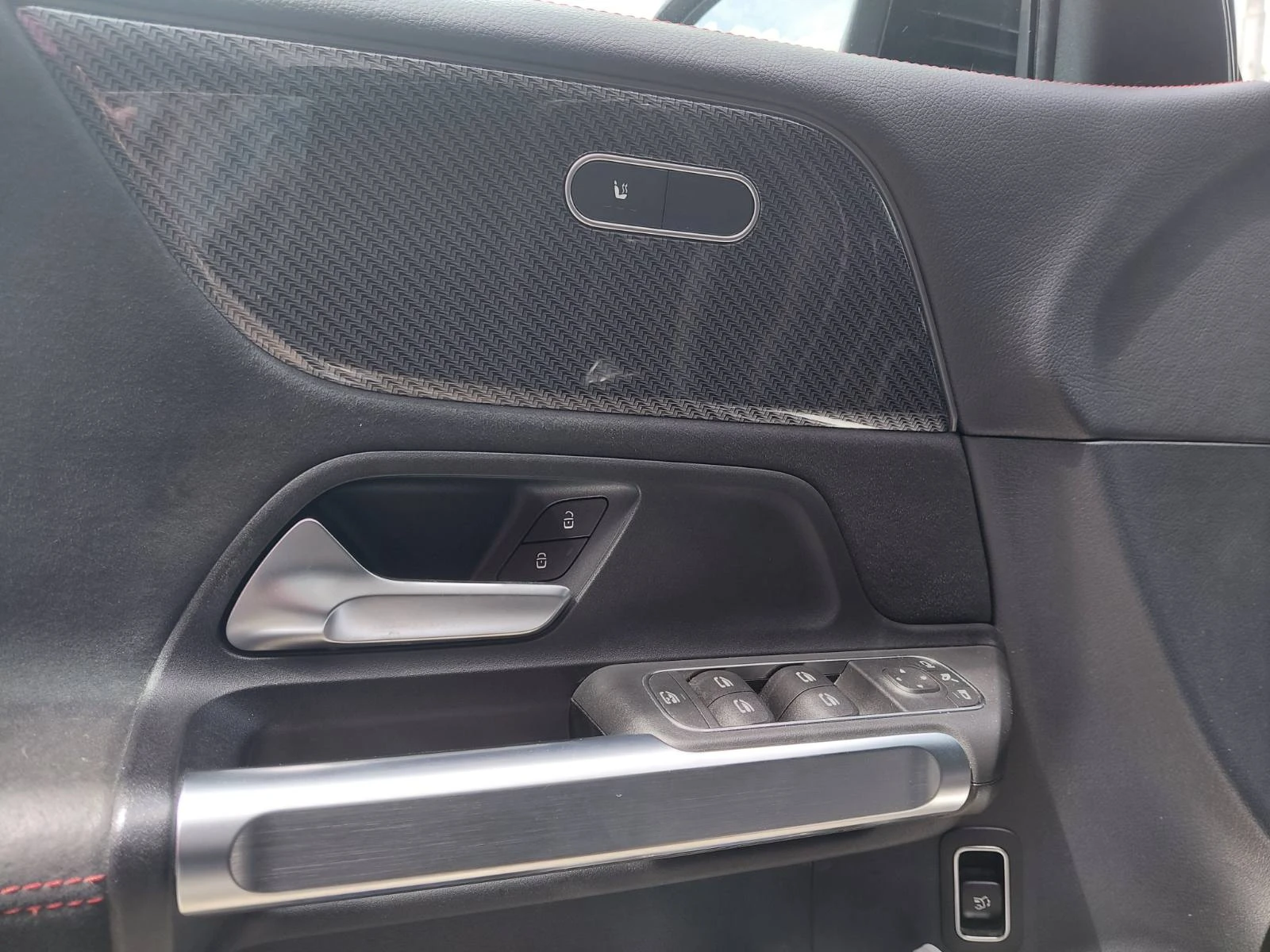 Mercedes-Benz GLB 220d 4MATIC 6+ 1 места, снимка 6 - Автомобили и джипове - 54588016