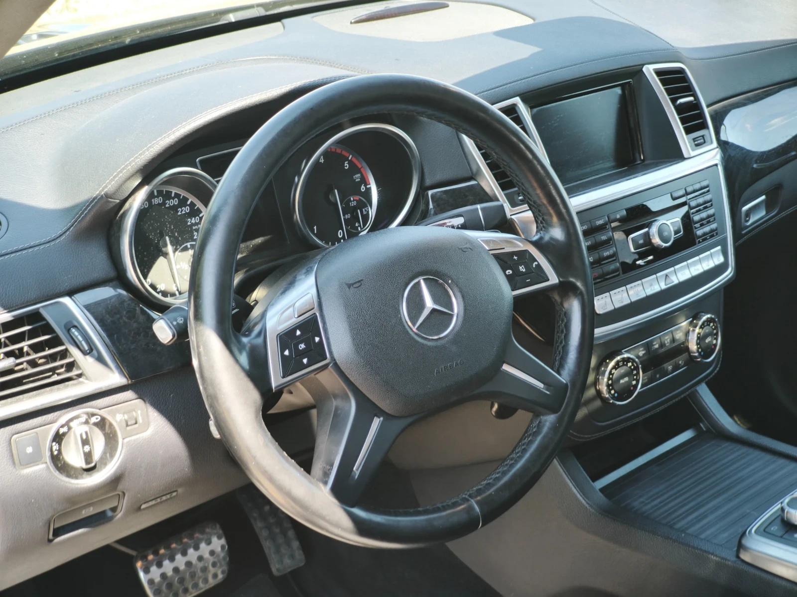 Mercedes-Benz ML 350 Блутек 4 Матик, снимка 16 - Автомобили и джипове - 55106367