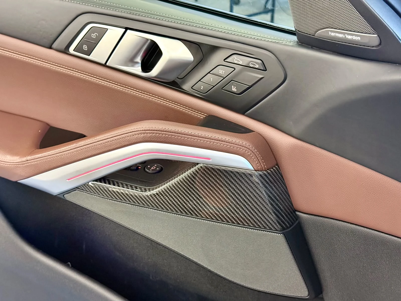 BMW X6 M50i* V8* xDrive* Pano* Iconic Glow* ЛИЗИНГ , снимка 7 - Автомобили и джипове - 55791405