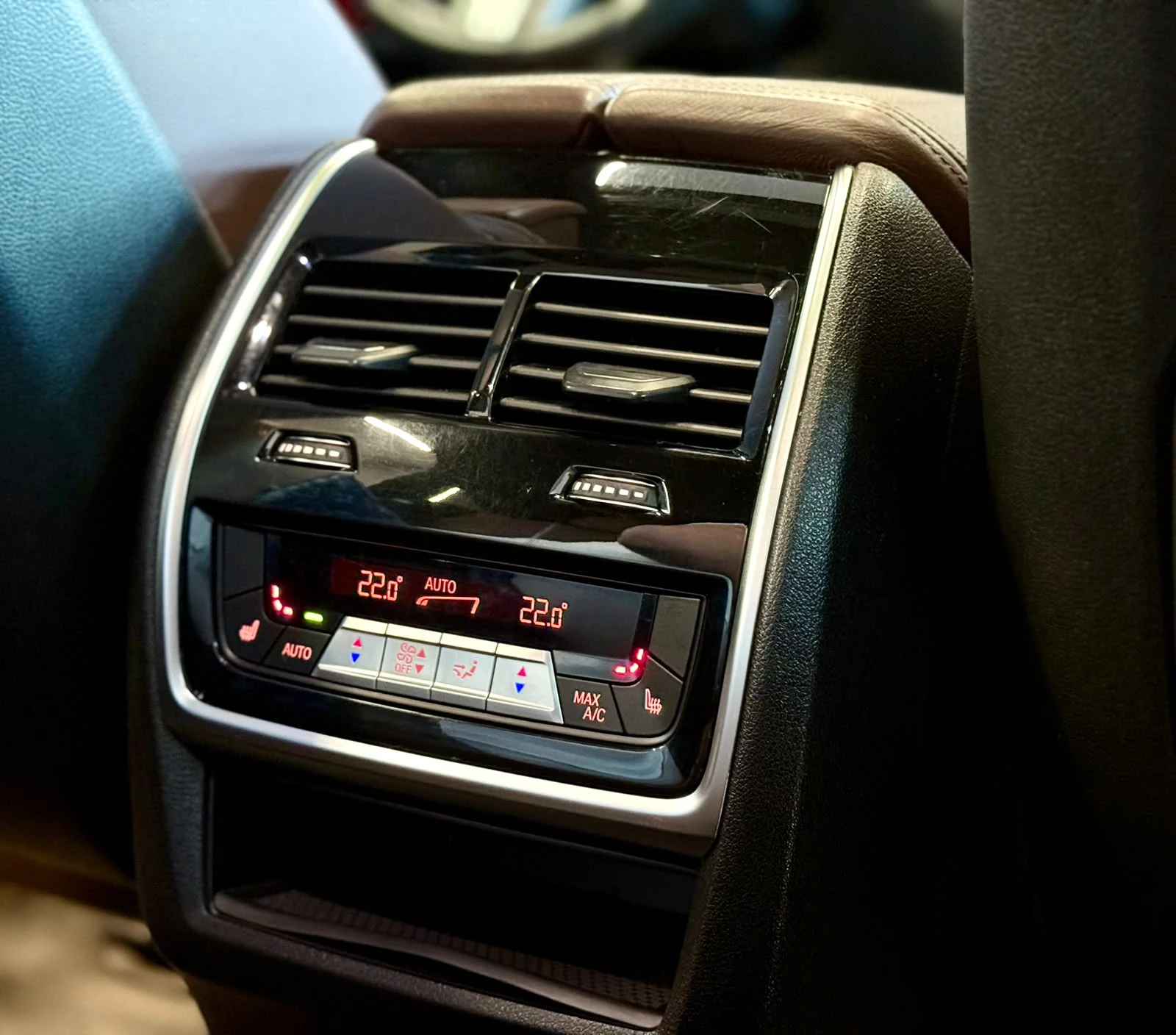 BMW X6 M50i* V8* xDrive* Pano* Iconic Glow* ЛИЗИНГ , снимка 15 - Автомобили и джипове - 55791405