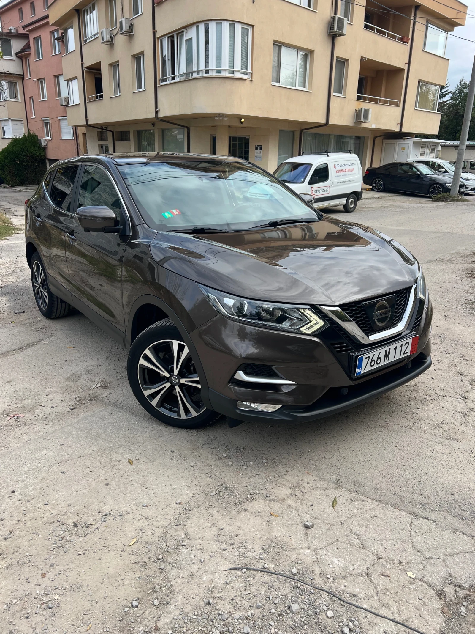 Nissan Qashqai 1.5, снимка 2 - Автомобили и джипове - 55884402