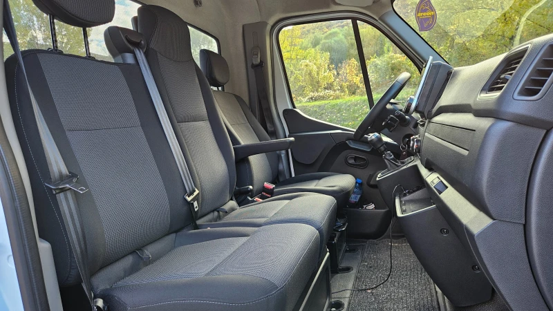 Renault Master 2.3 НАВИГ/КЛИМА/СПЕЦИАЛЕН /ЧИСТО НОВ МОТОР, снимка 12 - Бусове и автобуси - 51790366