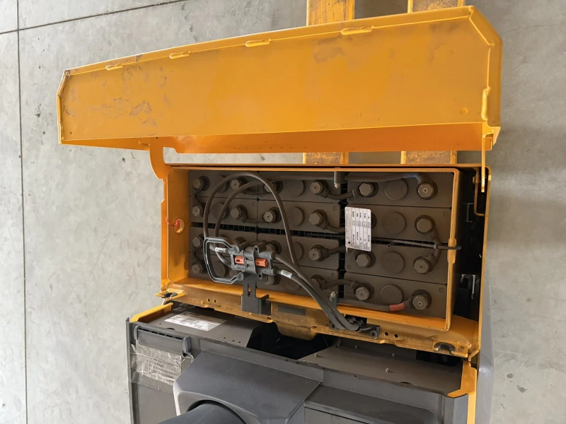 Електрокар Jungheinrich Като нова електрическа палетна количка, снимка 6 - Индустриална техника - 49795657