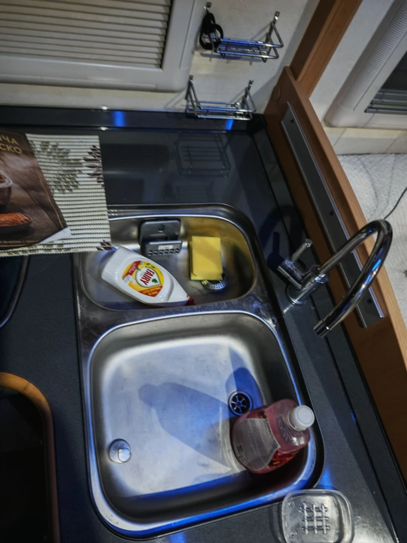 Кемпер Frankia Два климатика, зимен, снимка 15 - Каравани и кемпери - 51837646