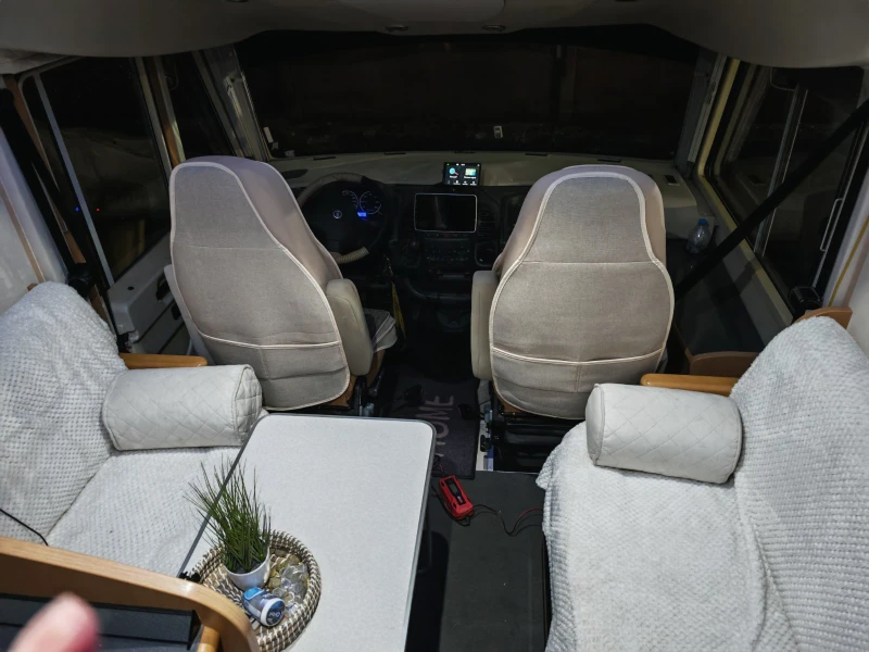 Кемпер Frankia Два климатика, зимен, снимка 16 - Каравани и кемпери - 51837646