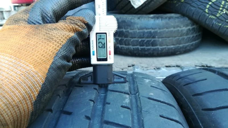 Гуми Летни 225/40R18, снимка 4 - Гуми и джанти - 25600300