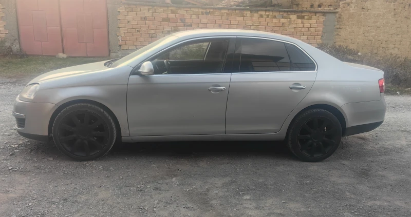 VW Jetta 1.9TDI, снимка 2 - Автомобили и джипове - 47348784